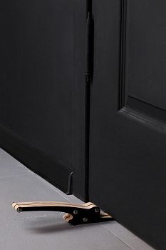 Лапка-лифт. Подъёмник дверей.